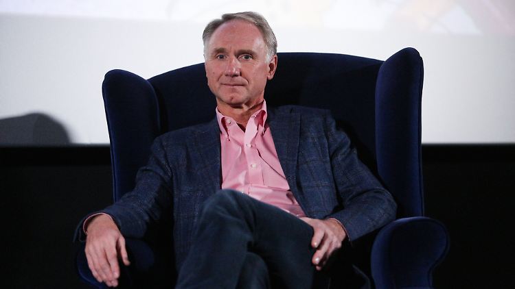 Schriftsteller wie Dan Brown (Das Sakrileg) wandten sich in einem offenen Brief an mehrere große KI-Entwickler.