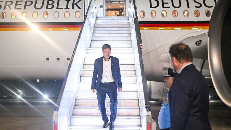 Mit großen Hoffnungen und einer großen Wirtschaftsdelegation (nicht im Bild) reiste Habeck nach Indien. 