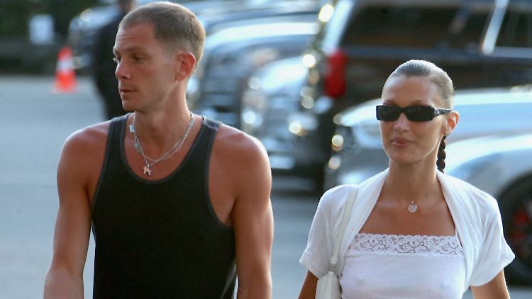 Bilder wie dieses gab es schon lange nicht mehr von den beiden: Bella Hadid und Marc Kalman beim Besuch der US Open im September 2022. 
