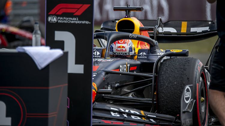 Verstappen und Red Bull dominieren trotz Strafe die laufende Formel-1-Saison.
