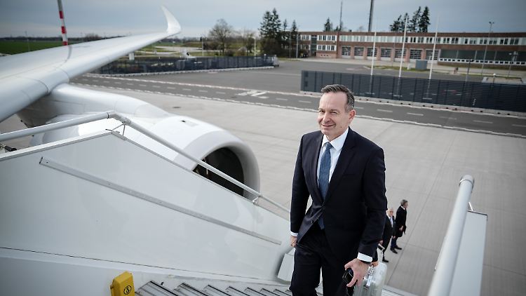 Fliegen sollte Wissing zufolge "schnellstmöglich klimaneutral werden".