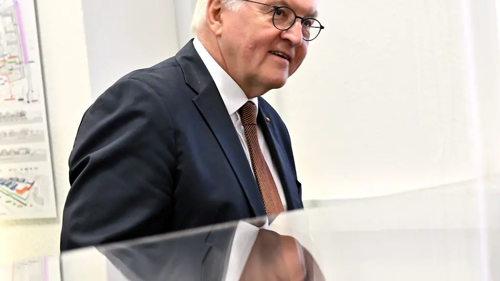 Bundespraesident-Frank-Walter-Steinmeier-besucht-die-Zeiss-AG