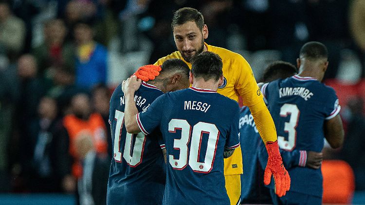 PSG-Torwart Gianluigi Donnarumma wurde beim Einbruch in sein Haus gefesselt.