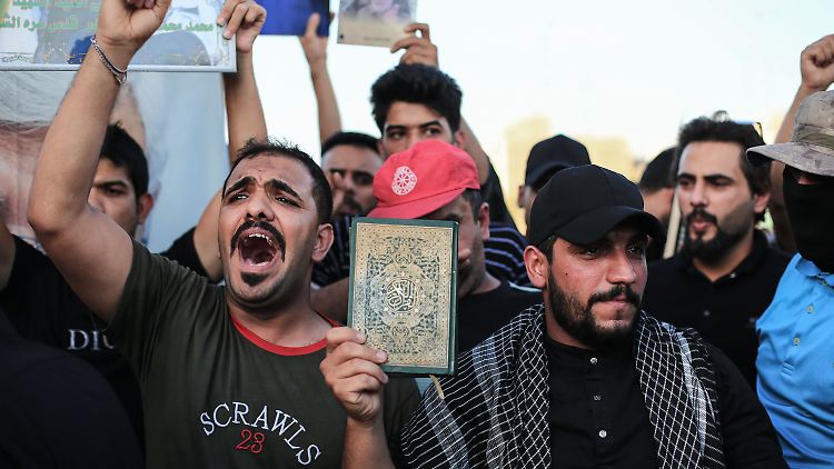 Dieses Bild protestierender Iraker entstand am Donnerstag am Tahrir-Platz.