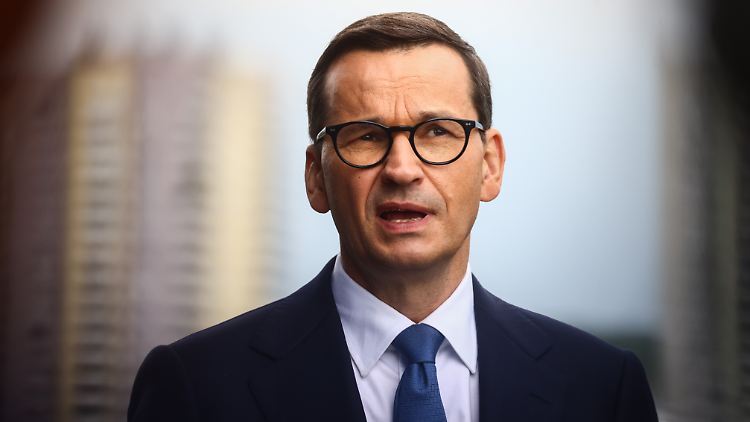 Polens Ministerpräsident Mateusz Morawiecki hat Ex-Sowjet-Diktator Stalin einen Kriegsverbrecher genannt.