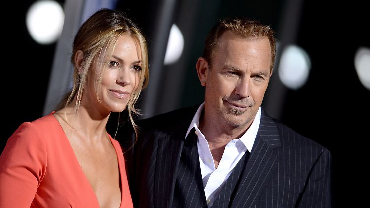 Im Mai 2023 hatte Baumgartner die Scheidung von Costner eingereicht.