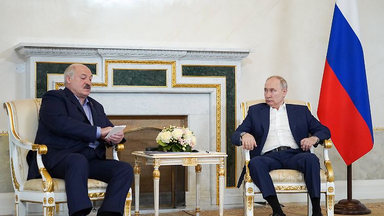 Gibt es eine Gegenoffensive oder nicht - Putin weist Lukaschenko beim gemeinsamen Treffen zurecht.