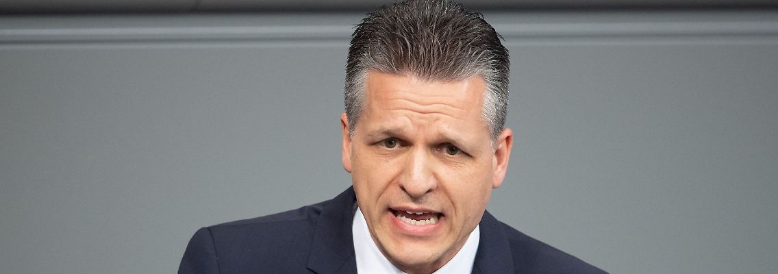 Vor wenigen Tagen schlug Thorsten Frei (CDU) bereits eine weitgehende Abschaffung des individuellen Anspruchs auf Asyl vor.