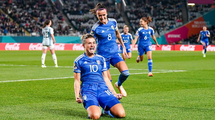 Cristiana Girelli bejubelt ihr spätes 1:0 für Italien.