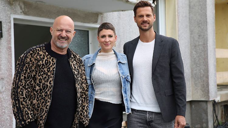 "Hot oder Schrott"-Legende Detlef Steves (l.), Retail Design Consultant Kristina Ströh und Architekt Alexander Pieper bilden die Jury.