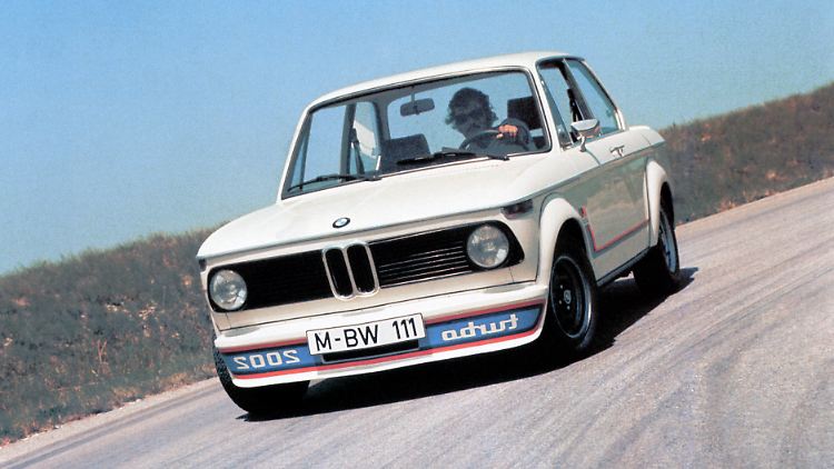 Der BMW 2002 Turbo debütierte 1973 als erstes europäisches Serienfahrzeug mit Abgasturbolader und Benzineinspritzung.
