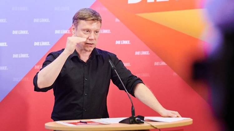 Ostdeutsche Löhne seien im Jahresdurchschnitt geringer als im Westen, die Renten niedriger, moniert Schirdewan.