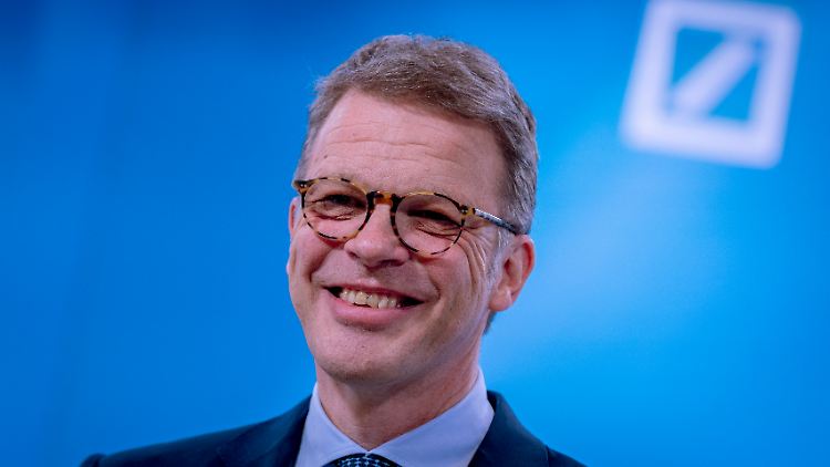"Wir sind im ersten Halbjahr 2023 erneut in allen Geschäftsbereichen dynamisch gewachsen", sagte Deutsche-Bank-Chef Christian Sewing.