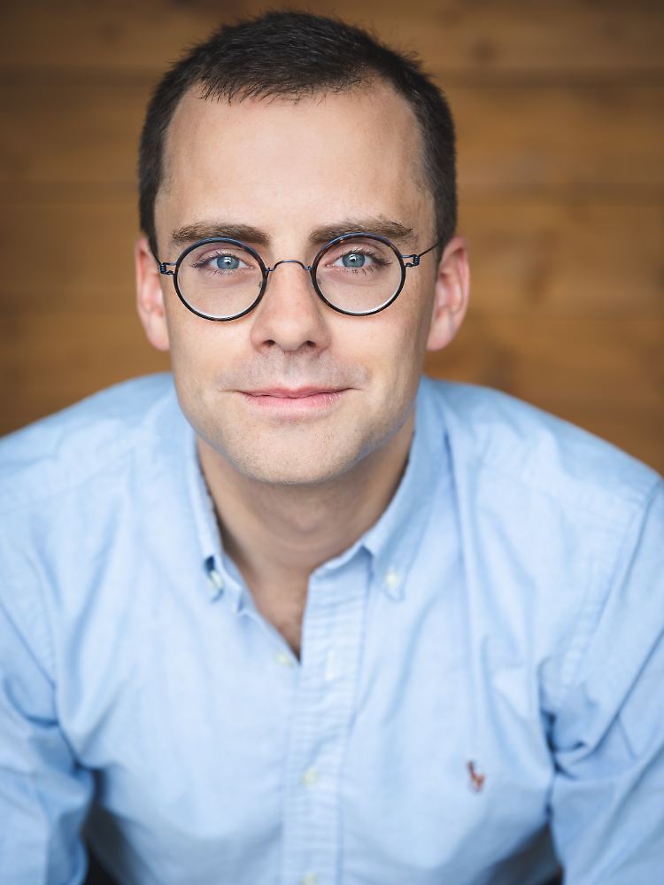 Max Krahé ist wissenschaftlicher Mitarbeiter am Institut für Sozioökonomie der Universität Duisburg-Essen sowie Forschungsdirektor des Thinktanks Dezernat Zukunft.