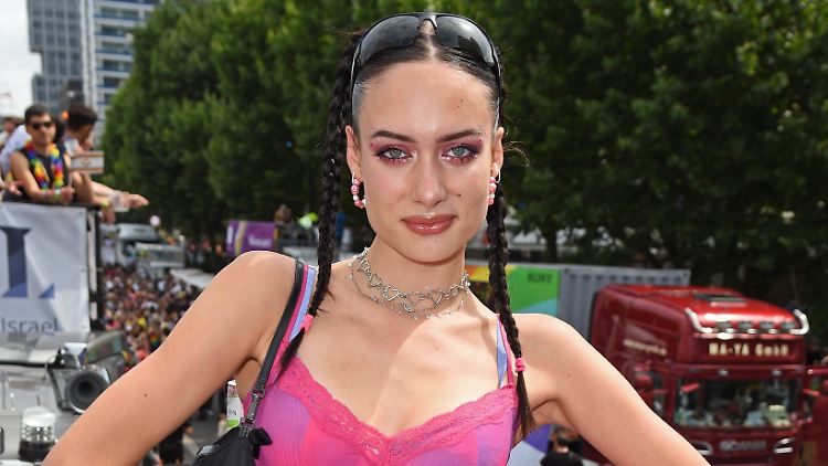 Darf einige ihrer Vorwürfe gegen Till Lindemann nicht länger aussprechen: Kayla Shyx.