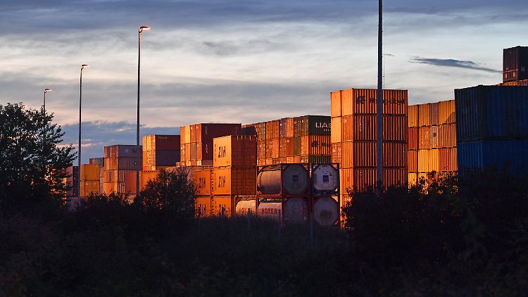Die deutschen Exporteure leiden unter der mauen Weltwirtschaft. 