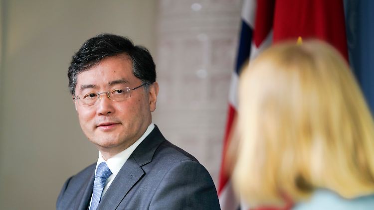 In Washington galt Qin Gang als "Wolfskrieger" - ein Spitzname für chinesische Diplomaten, die die Position ihres Heimatlandes besonders vehement vertreten.