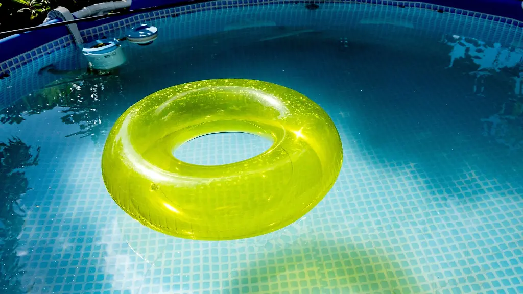 Ein-Ferienhaus-in-Toplage-mit-Pool-und-das-zu-einem-unverschaemt-guenstigen-Preis-Reisewillige-sollten-jetzt-skeptisch-sein-besonders-dann-wenn-der-Preis-gleich-komplett-faellig-wird