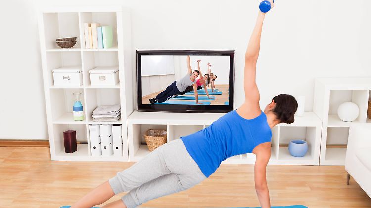 Fürs Training im Gästezimmer tut's auch ein kleiner Fernseher.