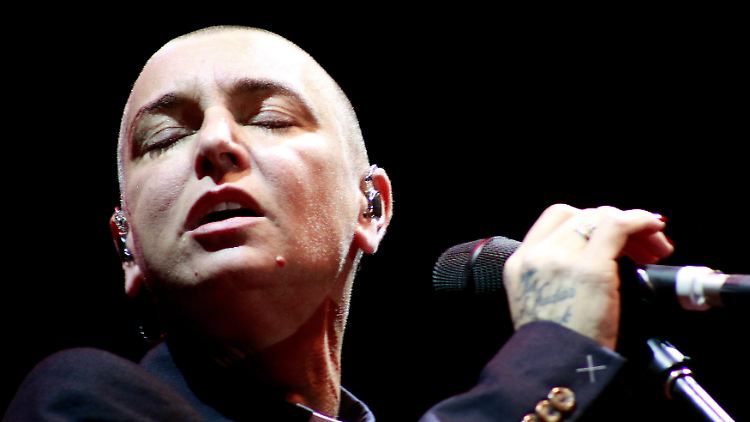 Die irische Sängerin Sinéad O'Connor verstarb 2023.