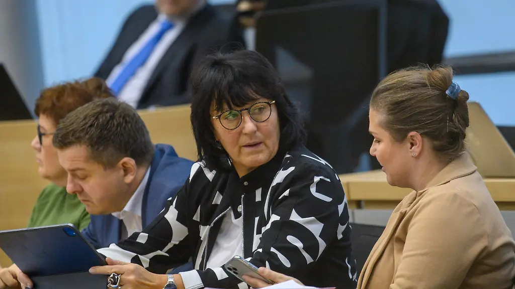 Eva-Feussner-M-CDU-Bildungsministerin-des-Landes-Sachsen-Anhalt