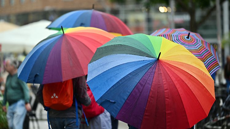 Wenn es intensiver kracht, dann sind neben Starkregen und Hagel auch Sturmböen denkbar.