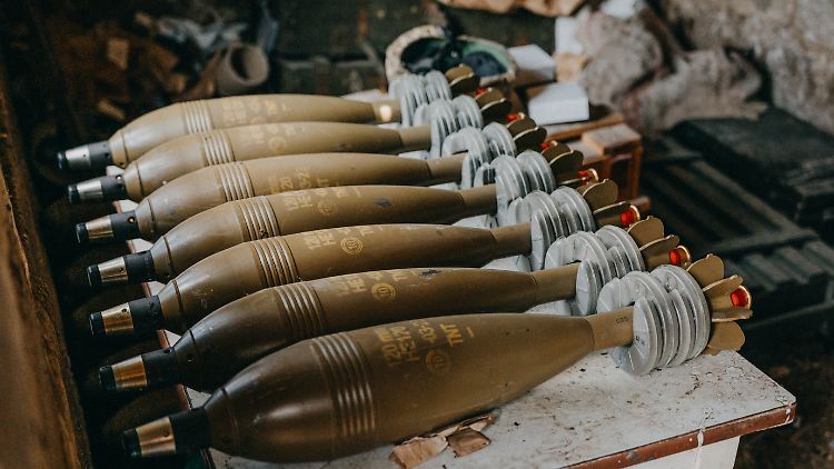 Die russischen Angriffe richteten sich Moskau zufolge gegen ukrainische Lagerstätten für militärische Ausrüstung. (Symbolbild)