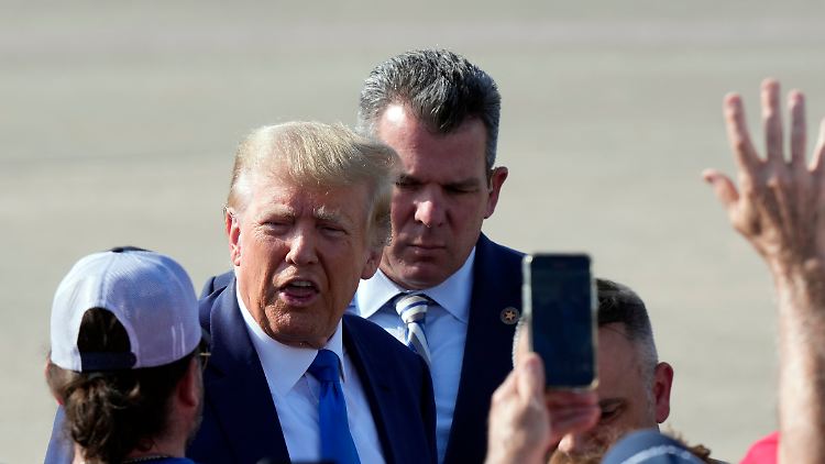 Trump plädierte bei einem Gerichtstermin im Juni in Miami auf nicht schuldig.