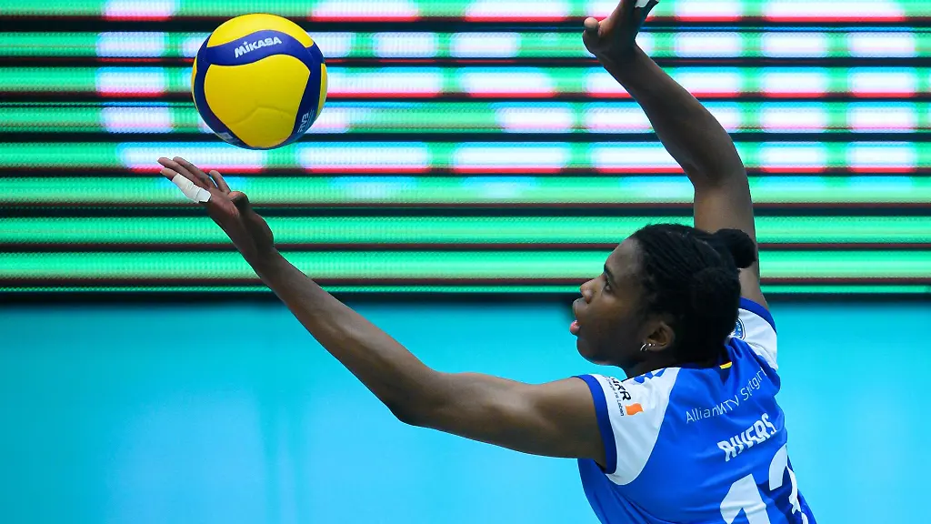 Stuttgarts-Volleyballerin-Krystal-Rivers-schlaegt-auf