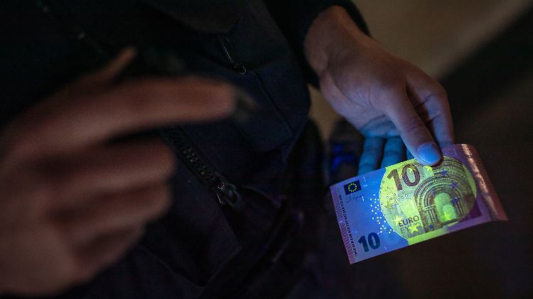 Insgesamt zogen Polizei, Handel und Banken im Zeitraum Januar bis einschließlich Juni hierzulande 26.690 Blüten aus dem Verkehr.