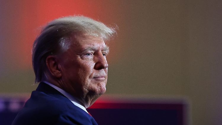 Donald Trump befindet sich offenbar in einem finanziellen Engpass.
