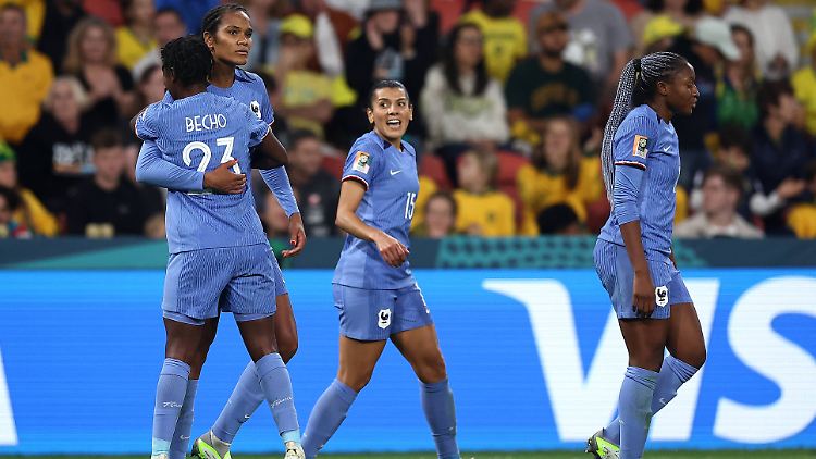 Frankreich bejubelt das späte 2:1.