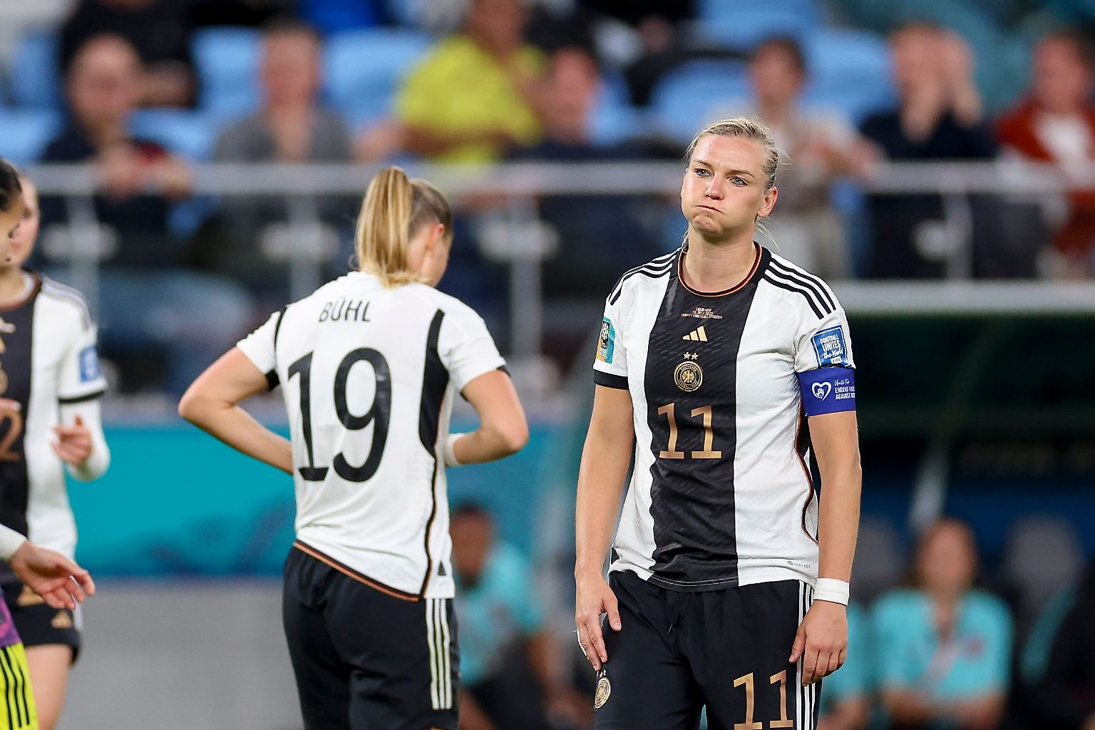 Das DFB-Team schiebt Frust: Eine bittere Niederlage gegen Kolumbien sorgt vor dem Gruppenfinale für Druck.