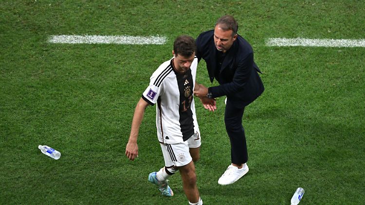 Hansi Flick verabschiedete Thomas Müller in eine DFB-Pause von unbestimmter Zeit.