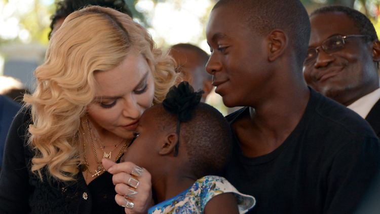 "Als es hart auf hart kam, waren meine Kinder wirklich für mich da": Madonna und ihre Kinder Stella und David Banda (Bild von 2017).