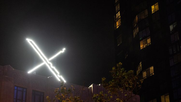 Vergangene Woche hatte das Unternehmen das X auf dem Dach seines Hauptsitzes in San Francisco aufgestellt.