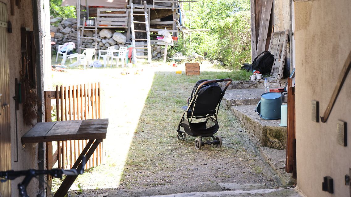 Ihr Haus liegt in dem Bergdorf Le Vernet in der Region Provence-Alpes-Côte d'Azur. Der Ort hat gerade mal 130 Einwohner.