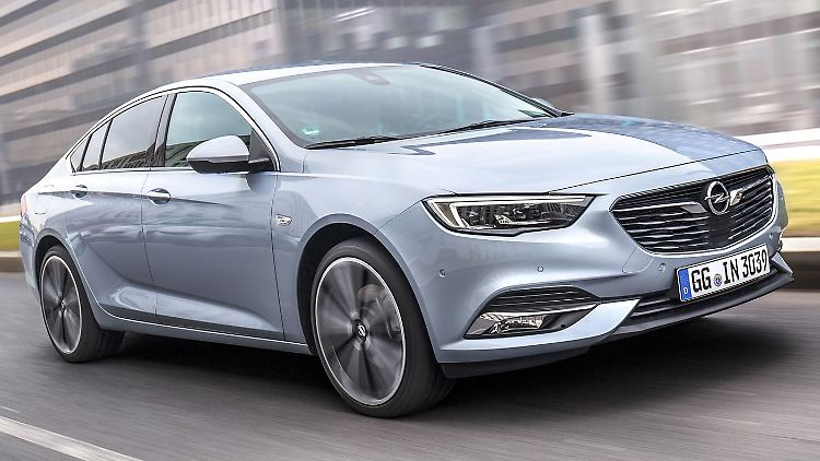 Bis vor Kurzem besetzte der Opel Insignia die Rolle der großen klassischen Limousine im Modellprogramm des Autobauers.