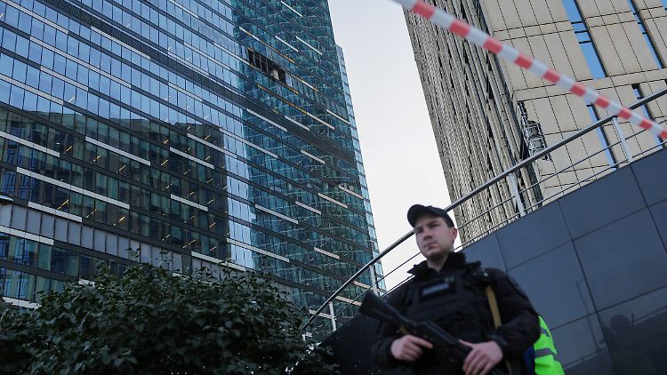 Angaben zu Verletzten durch den Drohnentreffer in Moskau gab es nicht. 