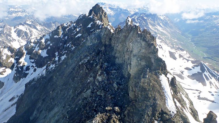 Erst im Juni kam es am Tiroler Fluchthorn zu einem massiven Bergsturz, insgesamt eine Million Kubikmeter Gestein stürzten herab. 