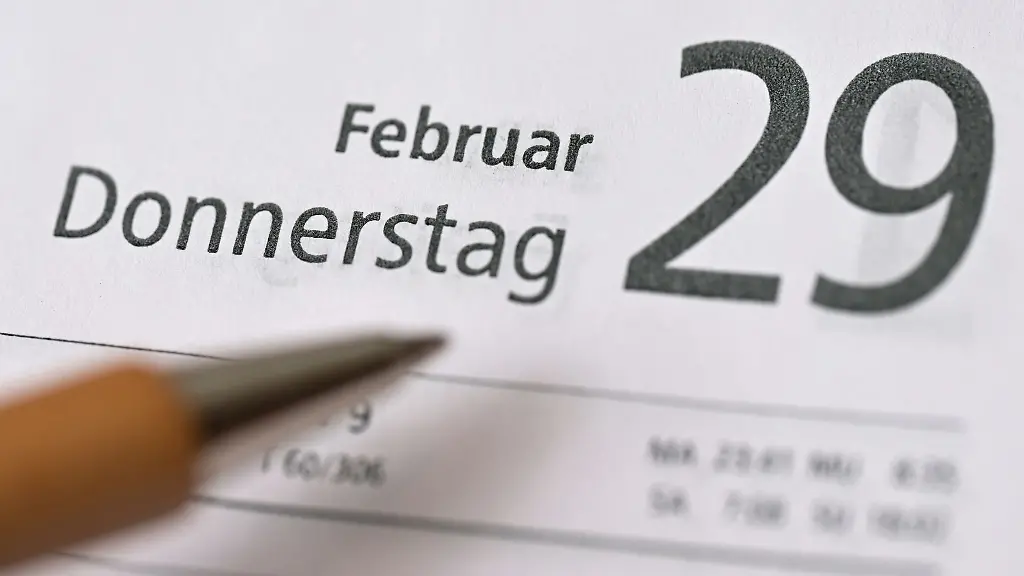 Auf-einem-Kalenderblatt-steht-das-Datum-Donnerstag-29-Februar-2024