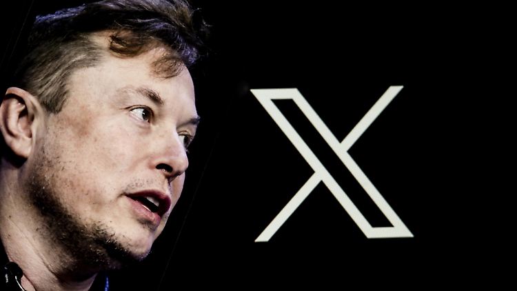Elon Musk hatte Twitter im Oktober 2022 für rund 44 Milliarden Dollar gekauft - und jetzt in X umbenannt.