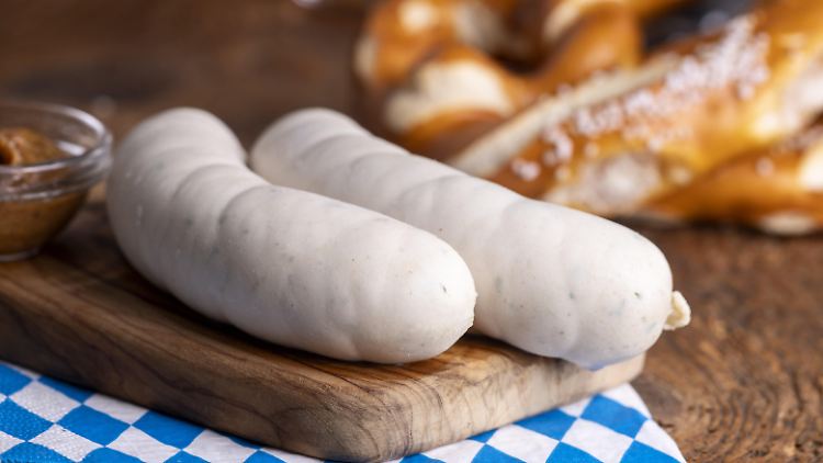 Ohne Weißwurst ist die Wiesn undenkbar, inzwischen gibt es sie auch vegan.