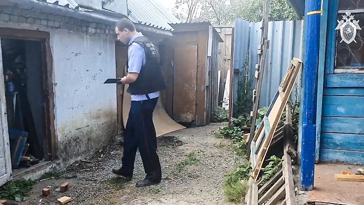 Die Polizei untersucht derzeit noch das Grundstück des Entführers.