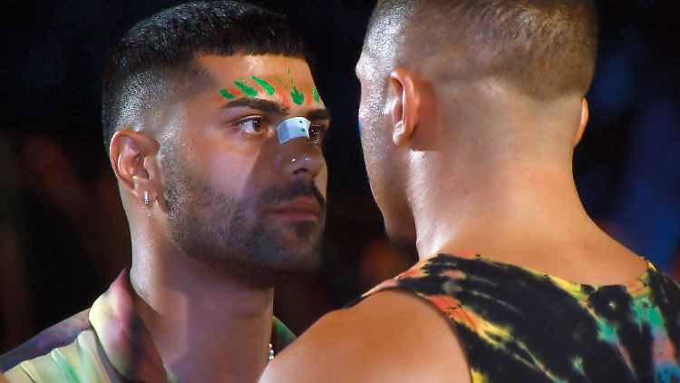Gehen sich beinahe an die Gurgel: Adrian (l.) und Oguzhan.