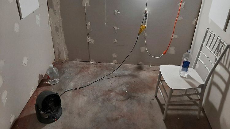 Laut den Ermittlern war die Zelle in der Garage des Verdächtigen schalldicht. 