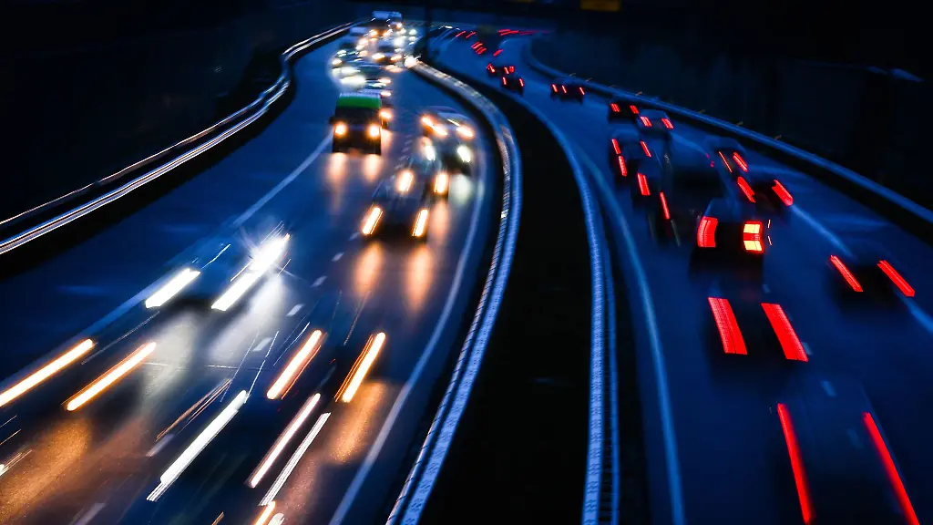 Die-TU-Chemnitz-sucht-Teilnehmerinnen-und-Teilnehmer-fuer-eine-Studie-zum-automatisierten-Fahren