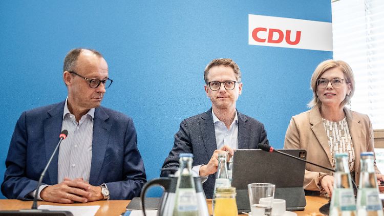 Merz und Linnemann fordern seit längerem Gespräche zum Deutschlandpakt, allerdings sollen die an diesem Freitag stattfinden.