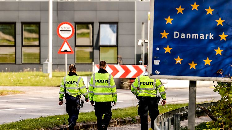 Die Polizei im Süden der Region Jütland bestätigte dem dänischen Rundfunk, dass die stichprobenartigen Kontrollen auch an der deutsch-dänischen Grenze verschärft werden.