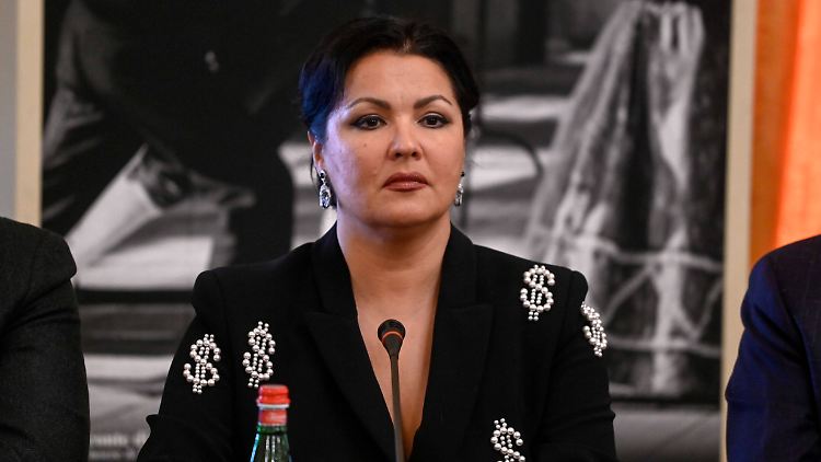 Will sich nicht vollständig von Russlands Machthaber Putin distanzieren: Anna Netrebko. 